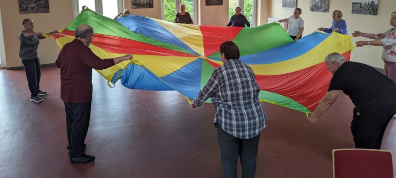 Bewegungsgruppe in Kirchweiler im Landkreis Vulkaneifel, Foto: Yvonne Surges Gemeindeschwesterplus im Landkreis Vulkaneifel Bewegungsgruppe in Kirchweiler im Landkreis Vulkaneifel, Foto: Yvonne Surges Gemeindeschwesterplus im Landkreis Vulkaneifel
