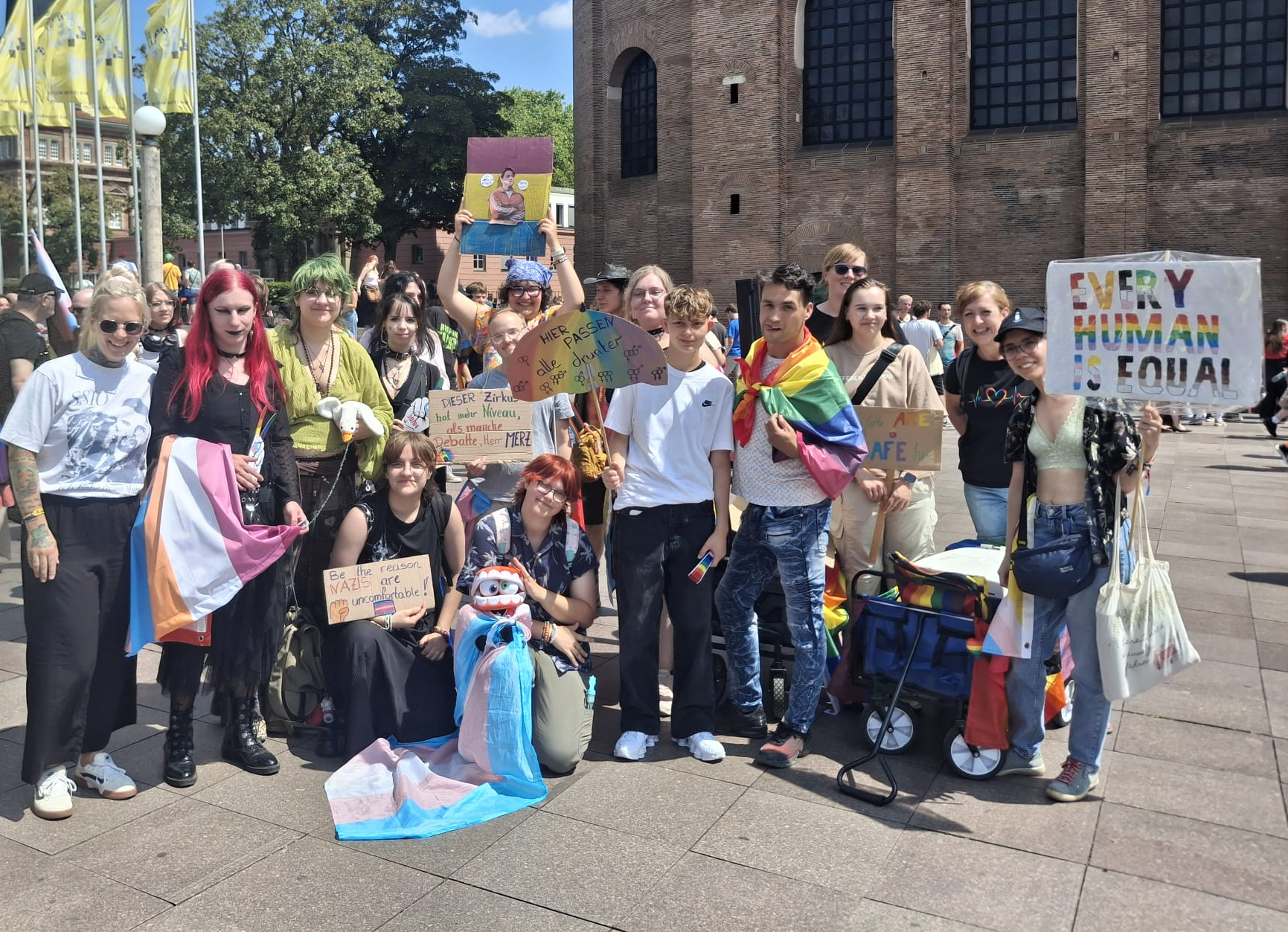 Jugendliche aus dem Landkreis Vulkaneifel besuchten den CSD in Trier.