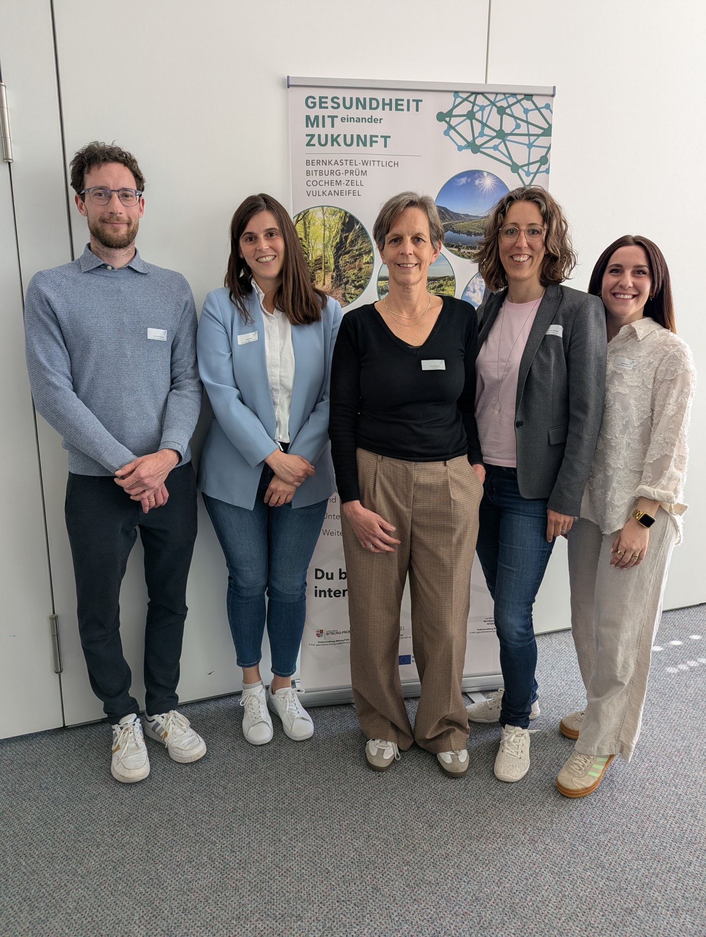v. l. n. r.: Johannes Dietzen (Eifelkreis Bitburg-Prüm), Julia Wilde (Landkreis Cochem-Zell), Moderatorin Anne Brüning (nuvio), Susan Menges (Landkreis Bernkastel-Wittlich) und Dr. Nora Meyer (Landkreis Vulkaneifel)