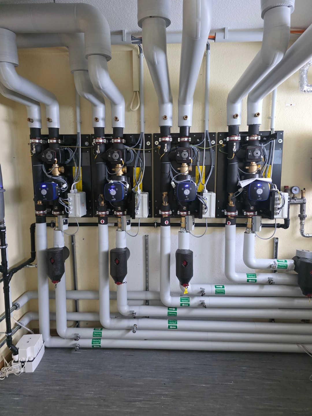 Die neue Wärmepumpenanlage sorgt für eine zukunftsfähige Wärmeversorgung des Verwaltungsgebäudes.